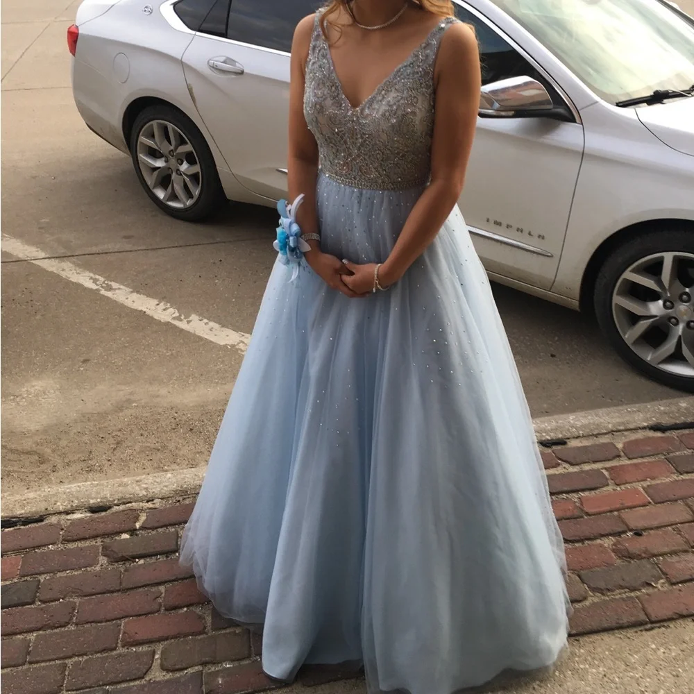 Jovani Prom Dress- size 6 - Picture 3 of 3